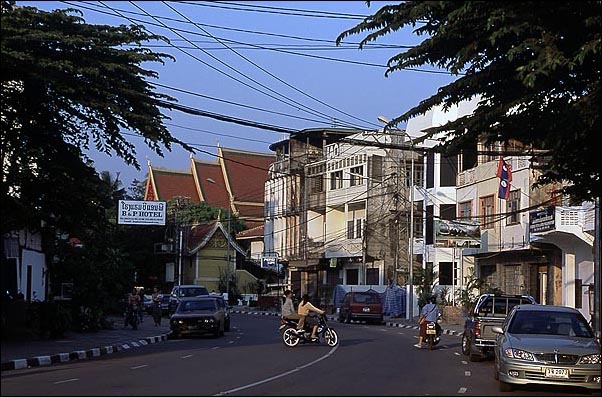 2004_12_laos06