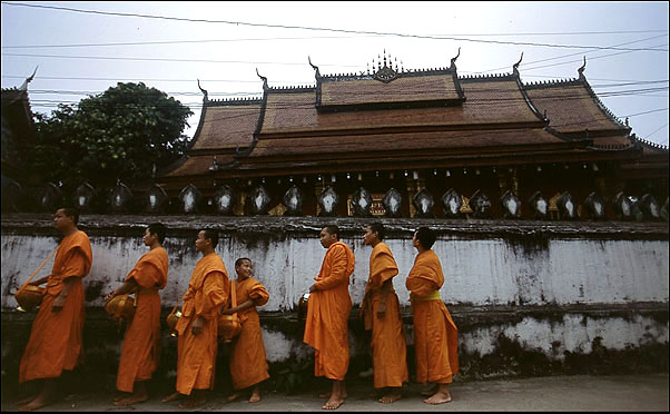 2004_12_laos18